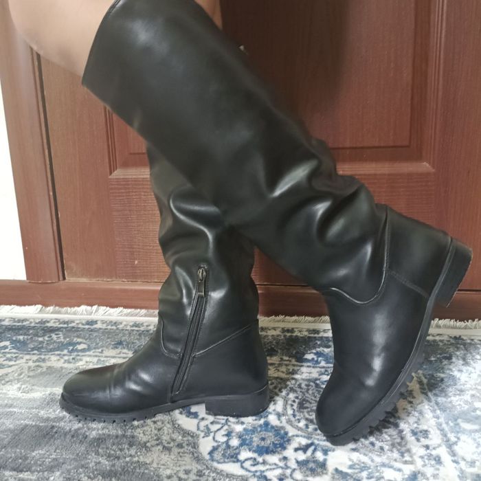 Демисезон етік  1 рет кидім 21000 ға алғанмын 7000-ға беремін келісуге