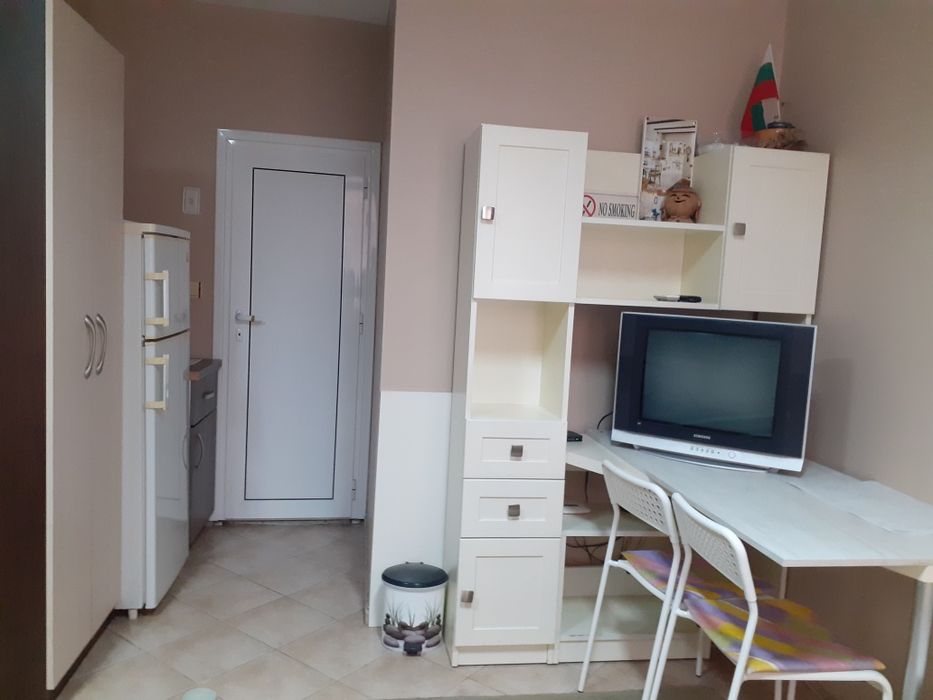 Дава се под наем Едностаен апартамент в Варна, Пристанище Варна - 26 кв.м за 30.6 € - Снимка #3