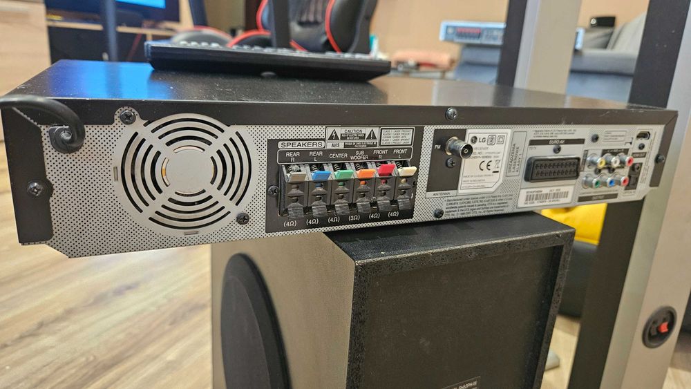 Домашно кино LG DVD HT503 с колони/5.1 Surround/