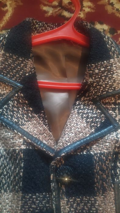 Tvidovi brendoviy kostyum.razmer S.narxi 40ming