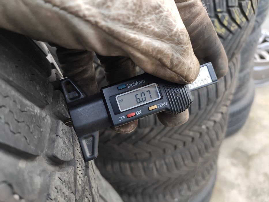 2бр Зимни гуми 215 60 17 - Dunlop -