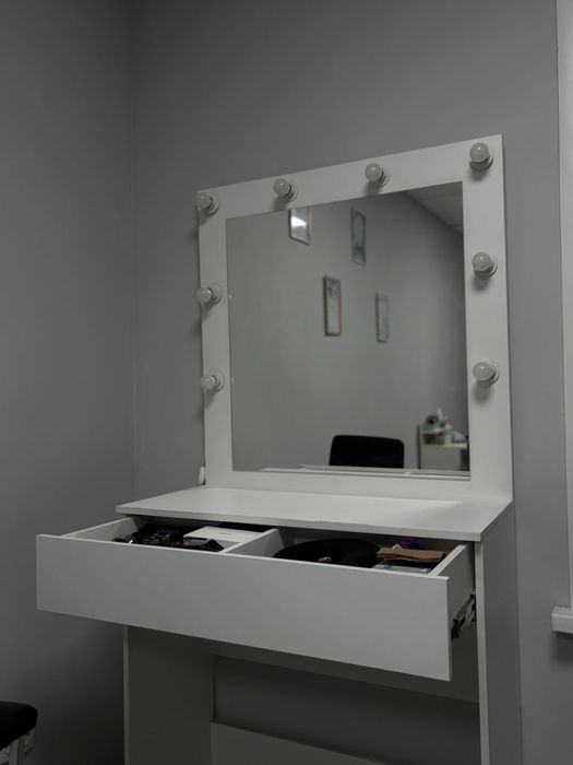 Стол и стул бровиста