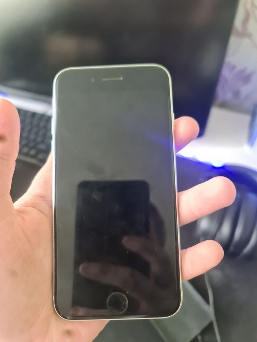 Айфон se2 64gb 74%