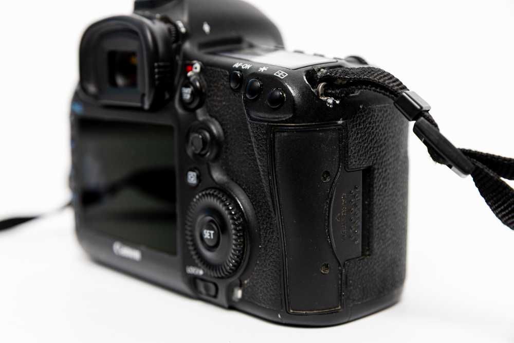 Canon 5D Mark III body (cu sau fara obiectiv)