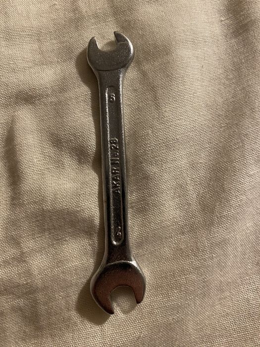 Гаечен ключ номера 6 и 7