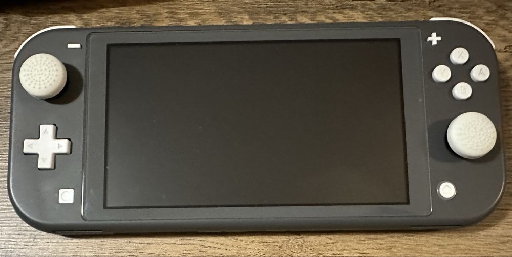 Nintendo Switch Lite + 128гб карта с игри + PicoFly + калъф и кейс