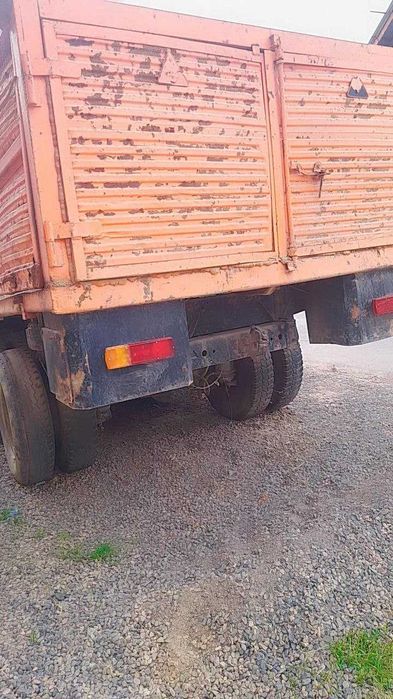 Kamaz sotiladi texnik holati yaxshi yurib turibdi