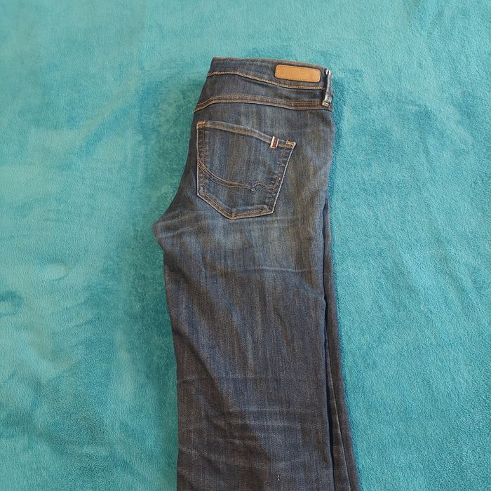 Bluza și blugi fete