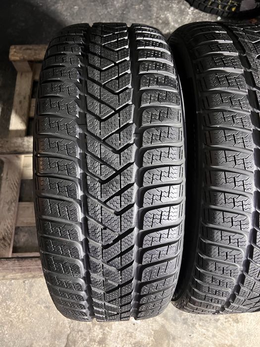 2 anvelope iarna 235/45/19 , Pirelli , 7.3 mm !