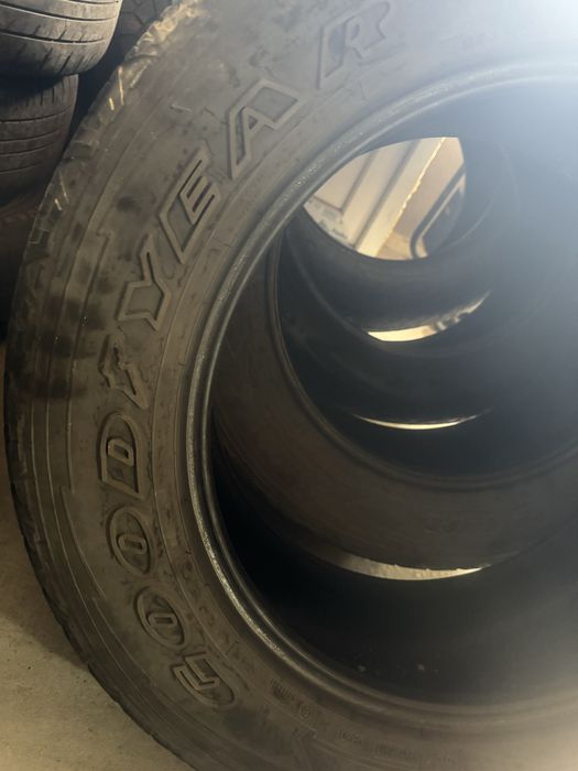 Автошины б/у на внедорожник