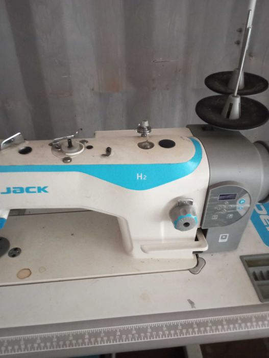 Продам швейную машину Jack H2-CZ
