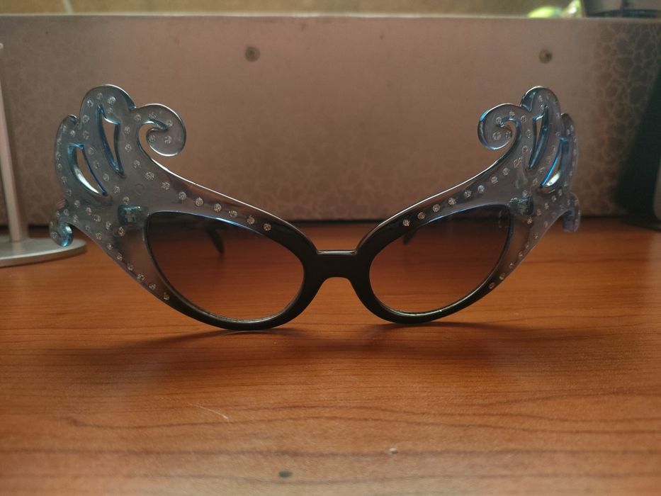 продаю очки детские и взрослые