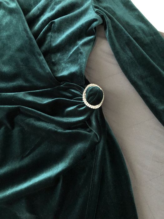 Rochie  Mohito,midi, din catifea, marimea xs.