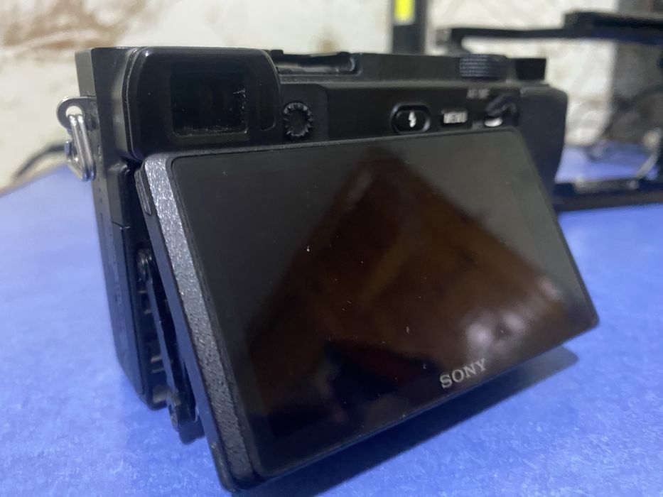 Продам sony 6400 в хорошем состояний
