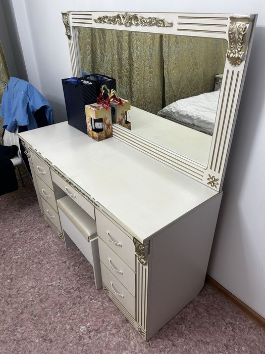 Продам кровать и тумбу