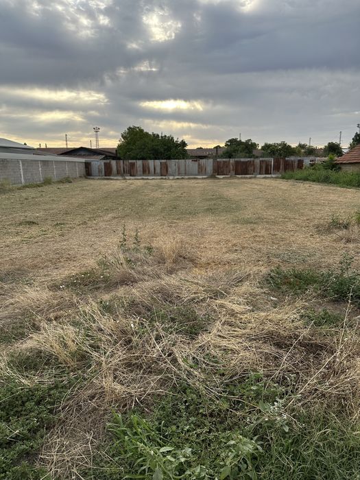 Дворно място УПИ парцел