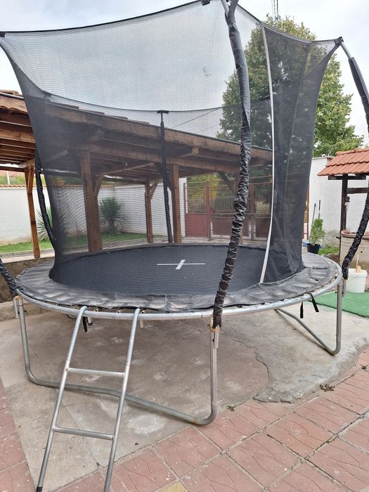 Голям батут с мрежа