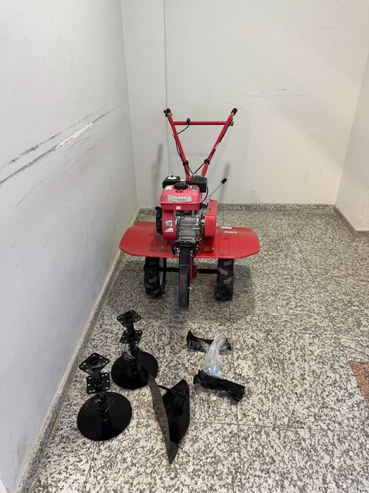 076903	Мотофреза бензинова 5.2kW (7.0hp) 2+1 ск. RD-T08