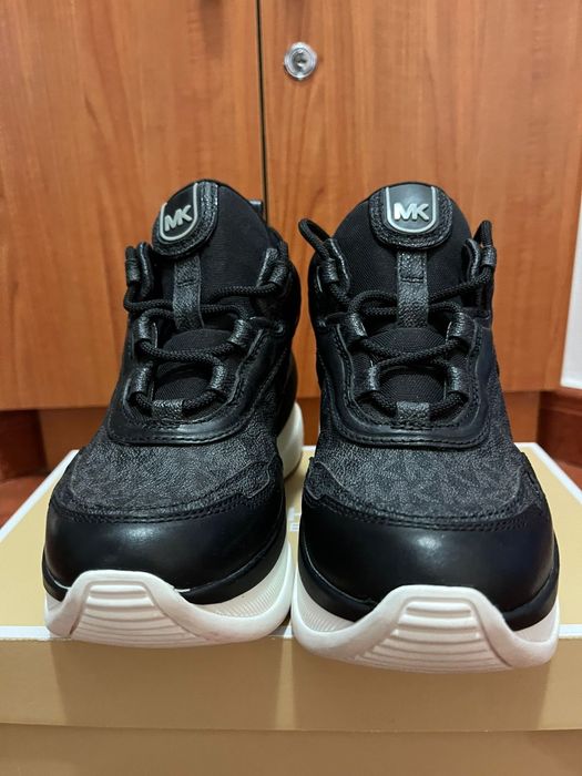 Încălțăminte  mk