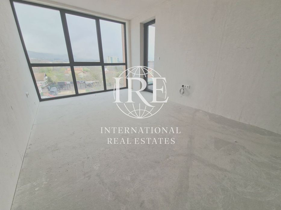 Продава се Двустаен апартамент в Варна, Бриз - 72 кв.м за 1206 €/кв.м - Снимка #3