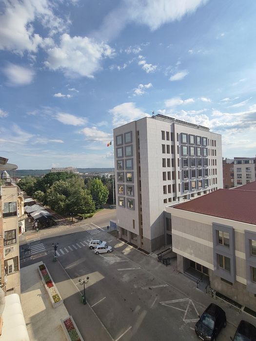ULTRACENTRAL de vanzare, apartament 3 camere, 2 bai, 2 balcoane, boxa situat în zona ultracentrală a municipiului Drobeta Turnu Severin — fotografia 2
