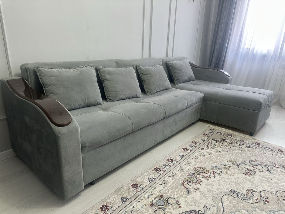 Продам Диван б/у