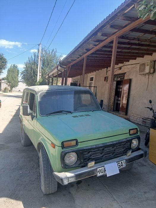 Niva sotiladi 1982 yil