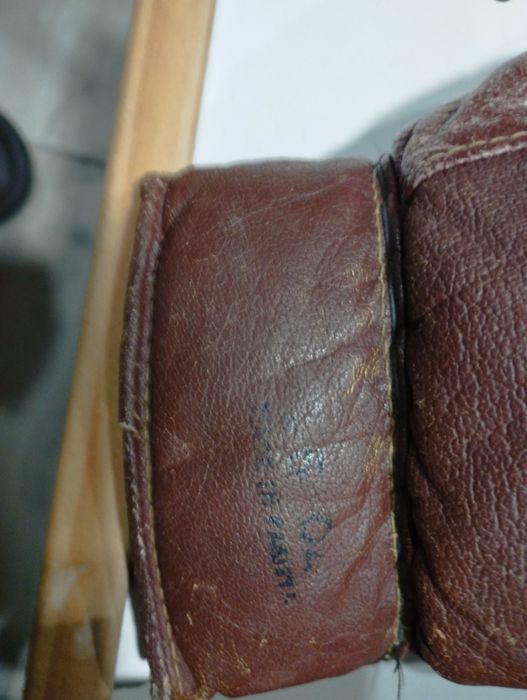 Стари боксови ръкавици