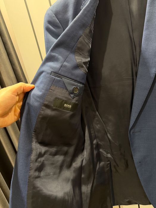 Оригинален костюм на BOSS