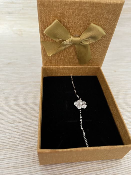 Дамска сребърна гривна