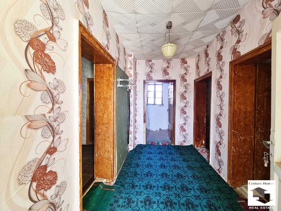 140327 Едноетажна къща с равен двор и кладенец в с. Бутово