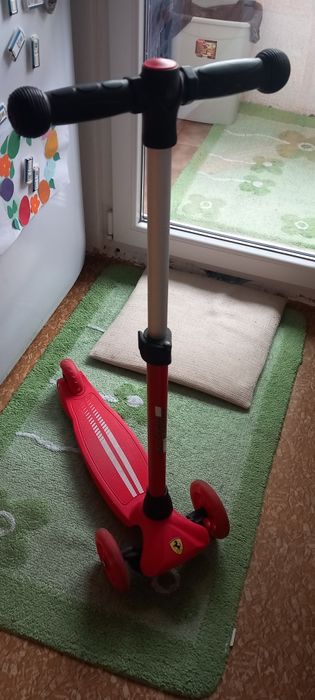 Тротинетка на ферари