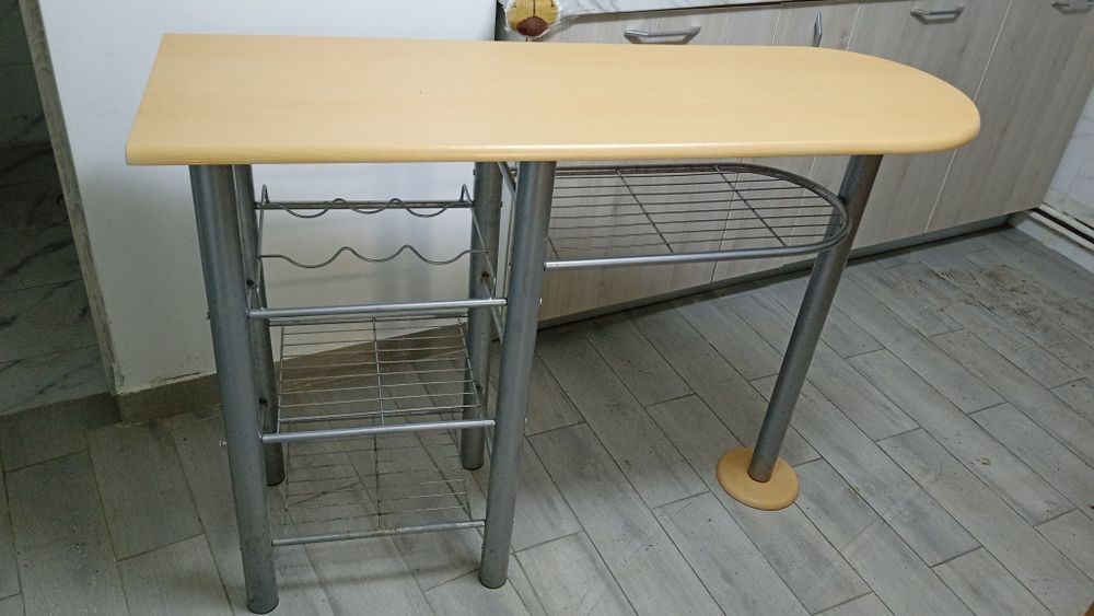Masa ingusta de bucatarie , 2 scaune