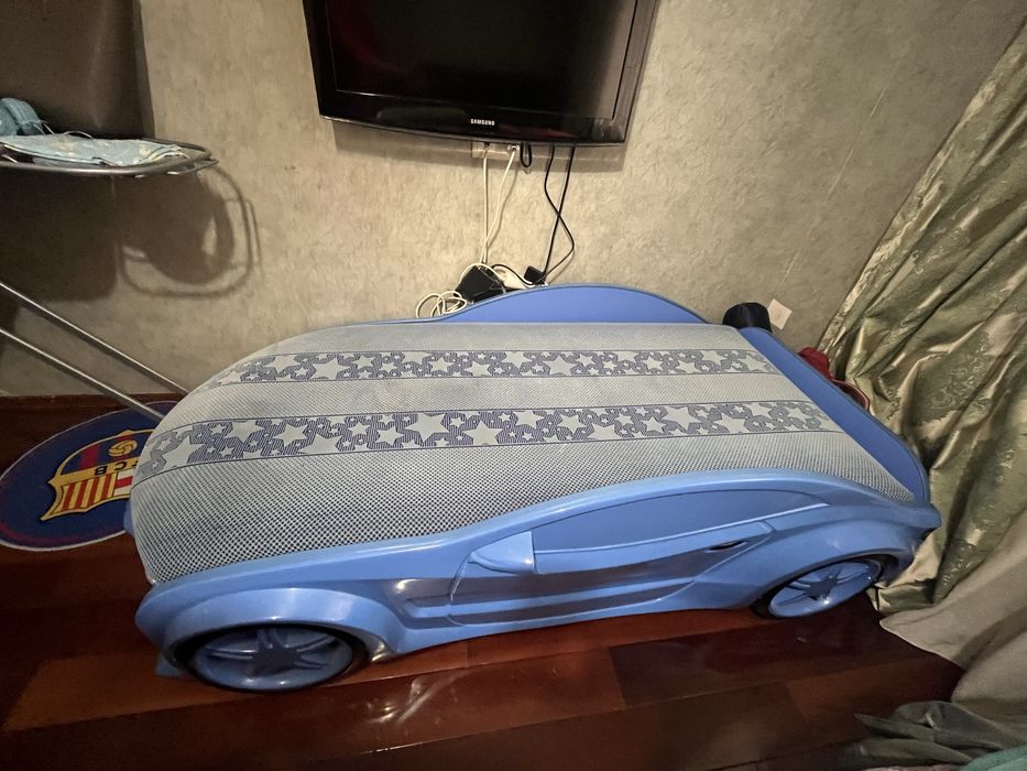 Продам кровать машинку