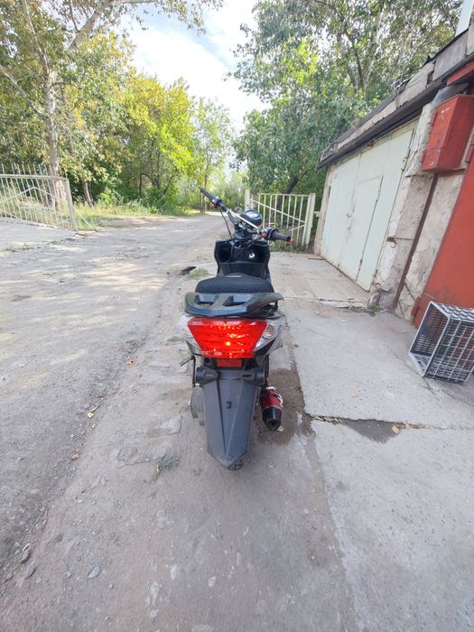 Продам м8 в хорошем состоянии