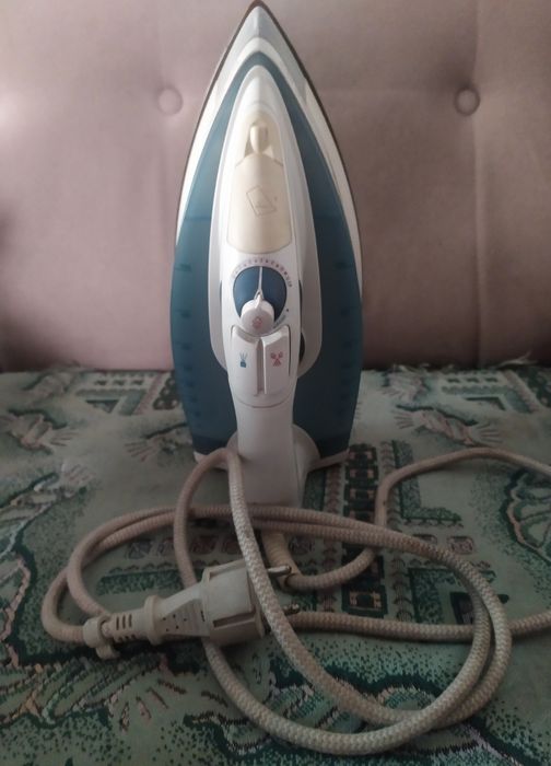 Утюг  BRAUN паровой