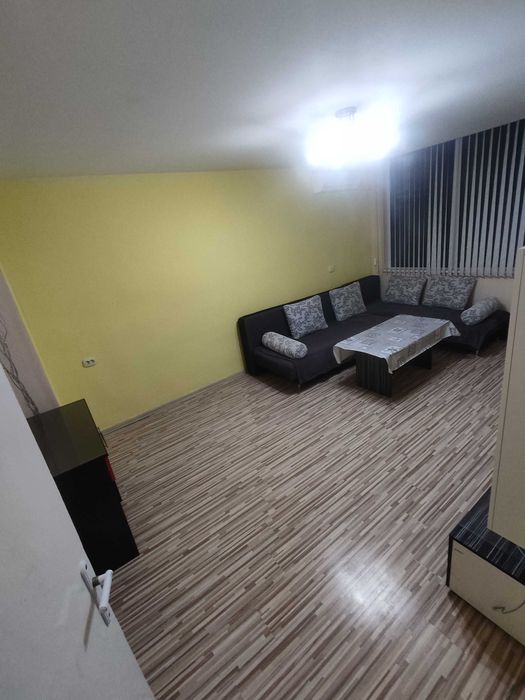 Апартамент под наем 230 евро