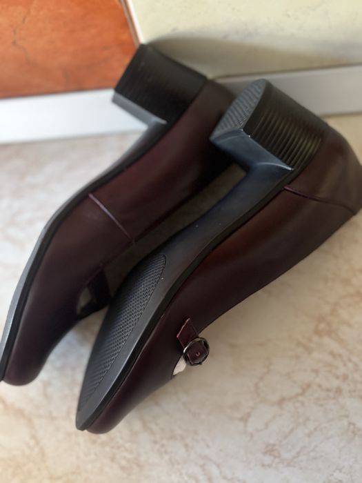 Pantofi din piele naturala ! Marimea 41 ! Noi !