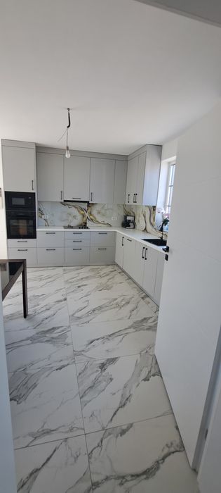 Proprietar vand casa individuala