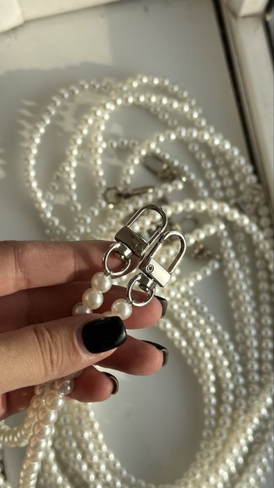 В наличии! Ремень для сумкт из экожемчуга