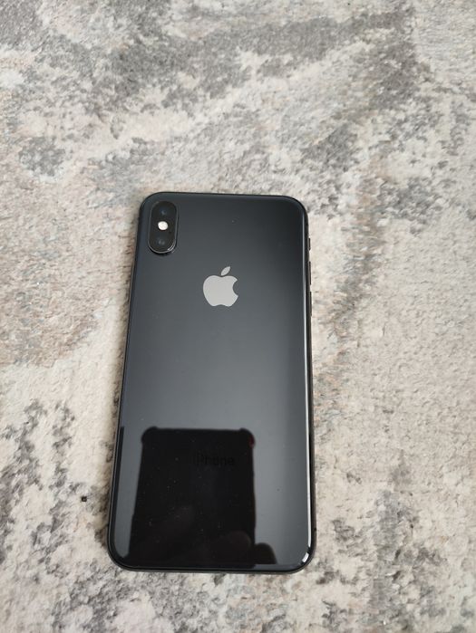 Продам iPhone X в хорошем состоянии
