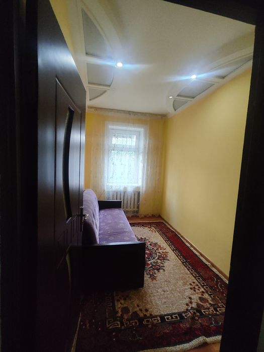 Здаётся квартира на Чиланзаре Алгоритме 9 этажка, 2 этаж, 3 комнатная.