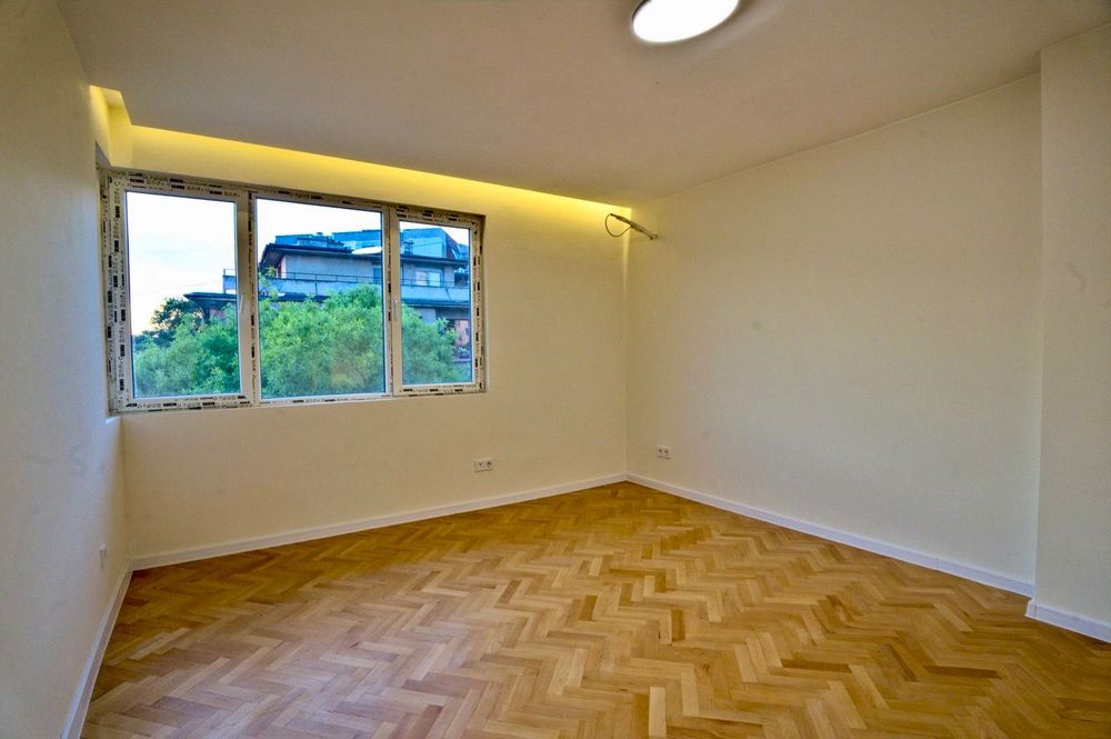 Продава се Четиристаен апартамент в Варна, Лятно кино Тракия - 120 кв.м за 2159 €/кв.м - Снимка #3