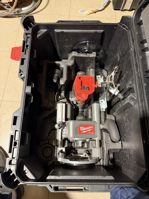 Milwaukee freza FR set complet CA NOU