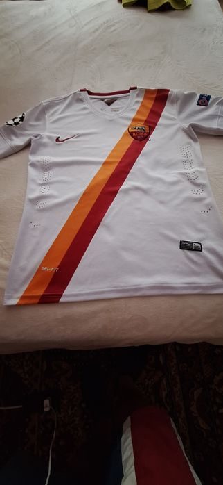 Гостуваща фланелка на Рома размер S