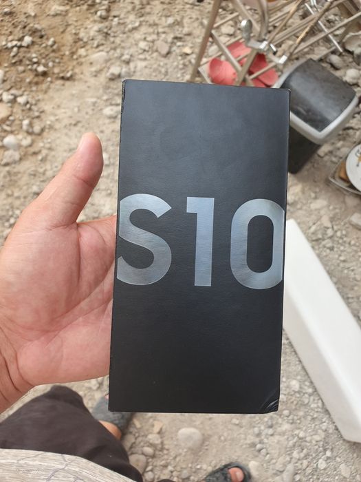 S 10 128 gb  tinniq
