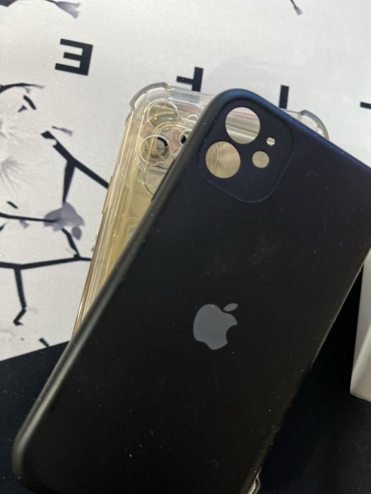 Продам iPhone 11, 64 ГБ