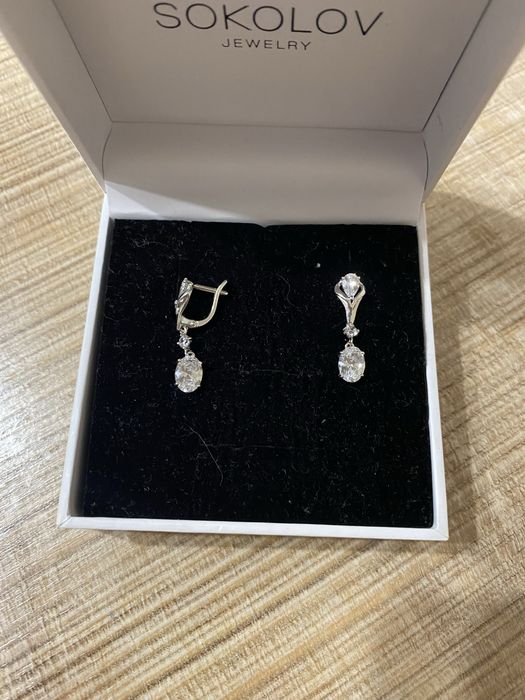 Продам серебрянные серьги