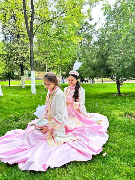 Казахский национальный костюмы