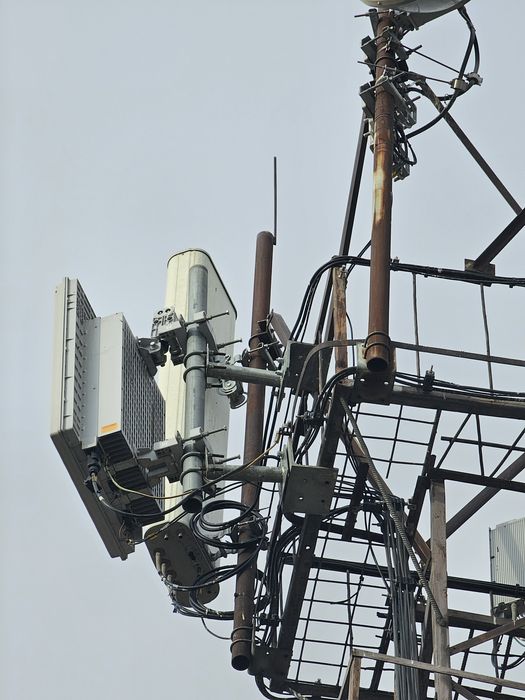 Команда монтажников к Вашим услугам. B2B, B2C